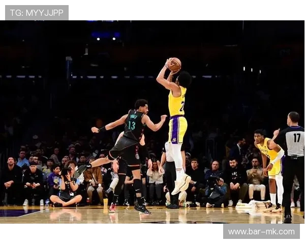 丁威迪替补登场火力全开,湖人板凳奇兵助球队逆转取胜