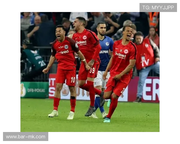 法兰克福中场核心发挥出色，助力球队稳扎稳打迈向联赛新高