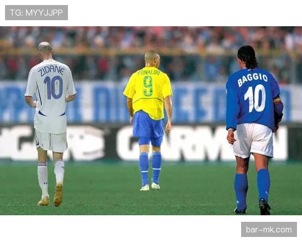 克鲁伊夫巅峰对决再现：探究传奇之战对现代足球的深远影响