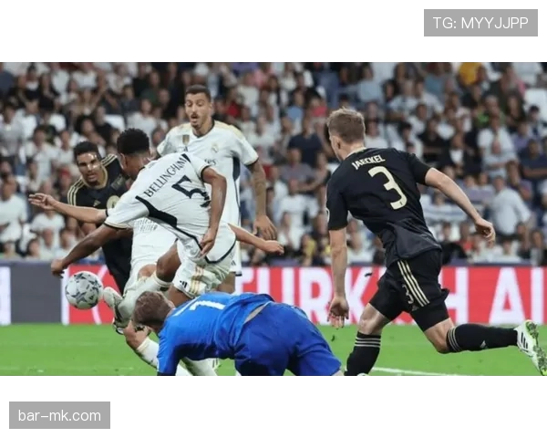 切尔西在欧冠小组赛中展现强势表现,持续提升球队竞争力 切尔西在欧冠小组赛中展现强势表现,持续提升球队竞争力