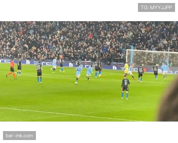 曼城高位压迫战术下，防线是否更容易被对手针对性突破？